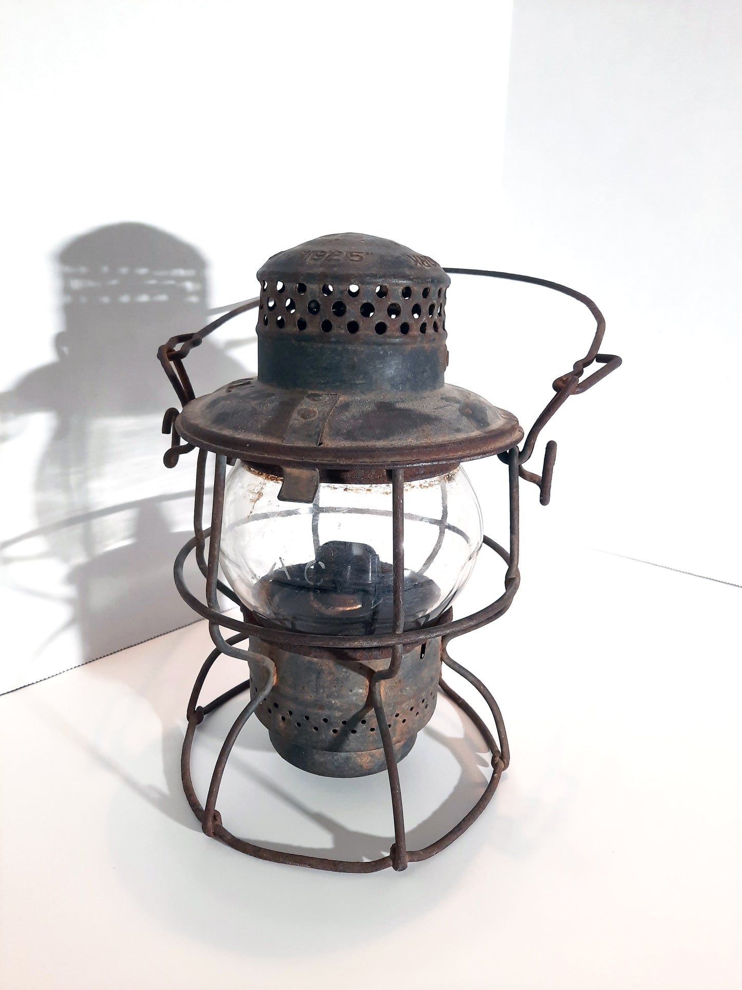 1925 Armspear MFG Railroad Lantern