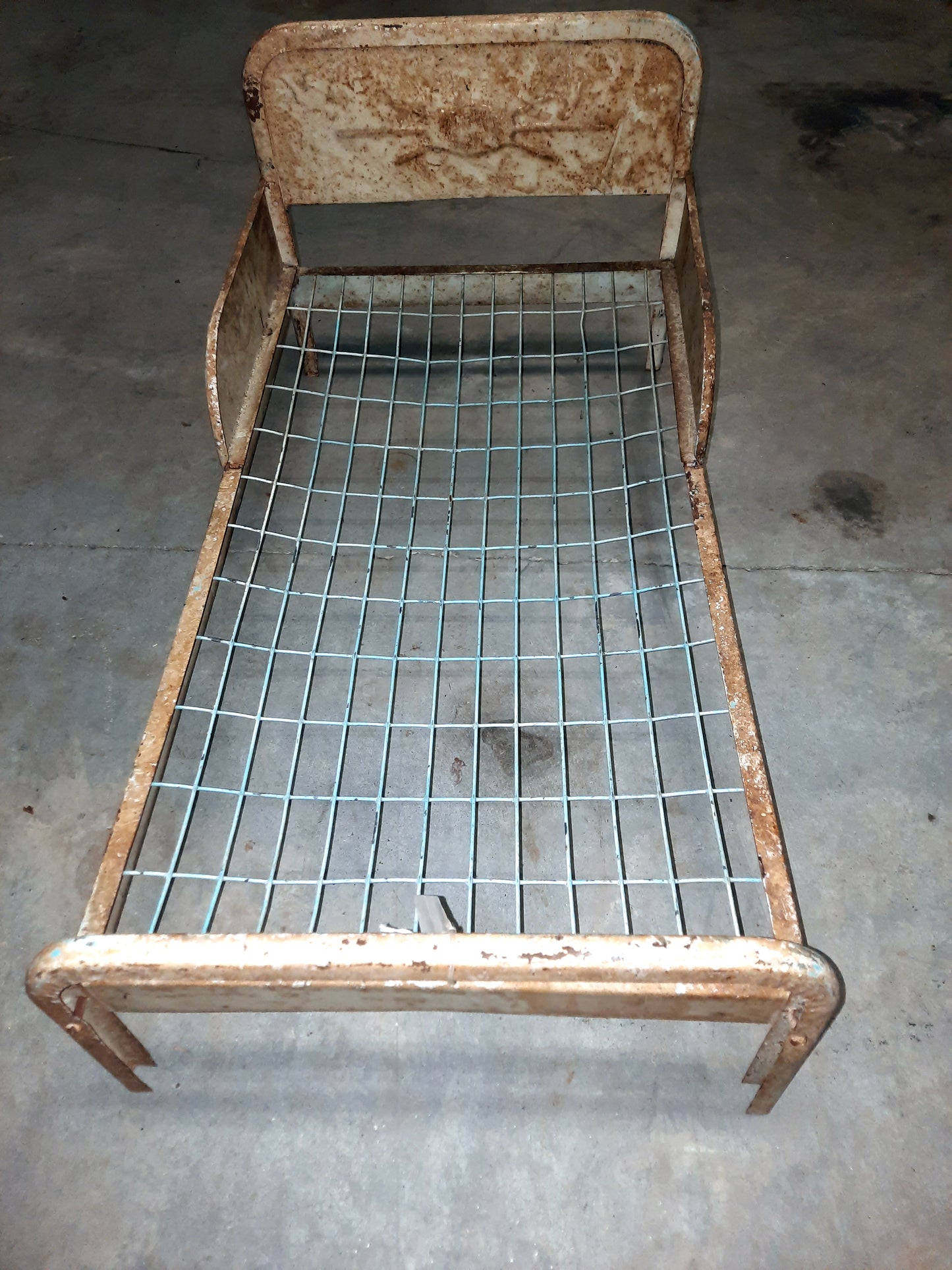 Vintage Metal Doll Bed